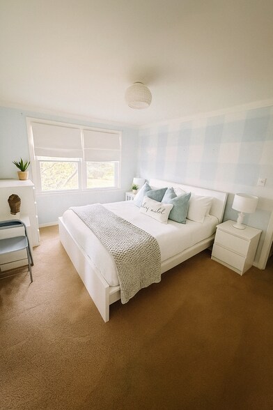 Building Photo - 3808 W 83rd Ter