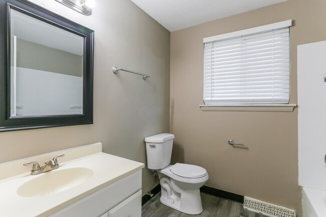 Building Photo - 4807 Warminster Dr