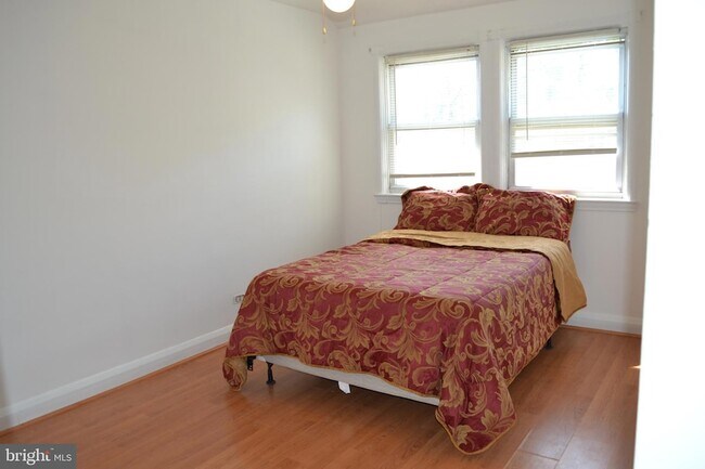 Building Photo - 5153 Frederick Ave