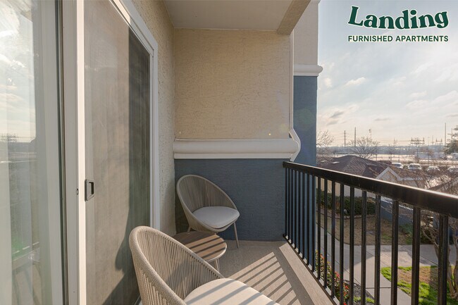 Building Photo - 901 Lakeside Cir