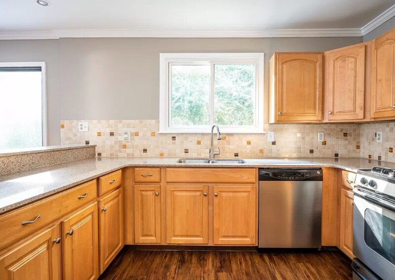 Building Photo - 10420 Meadow Crest Ln