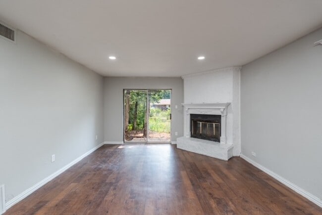 Building Photo - 5306 Lansingford Trail
