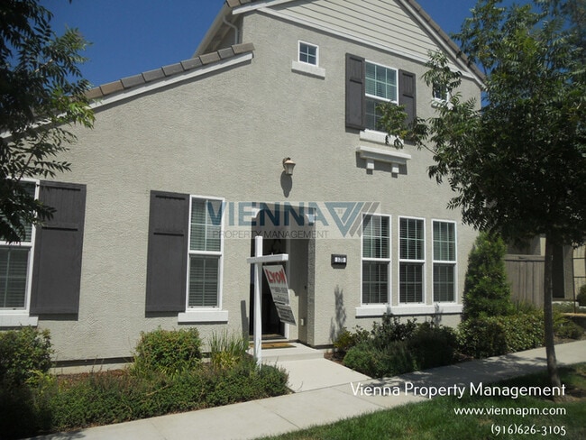 Building Photo - 120 Talmont Cir