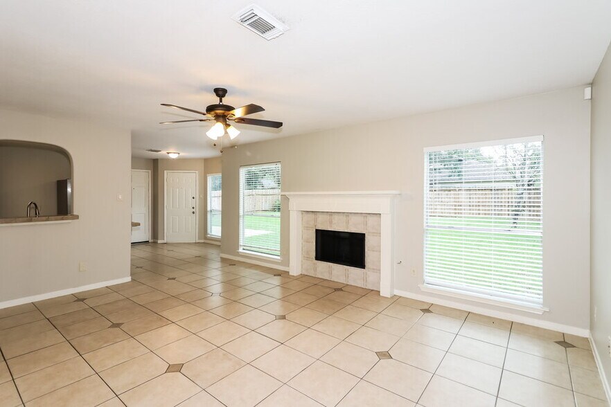 Building Photo - 18326 Forest Dew Dr