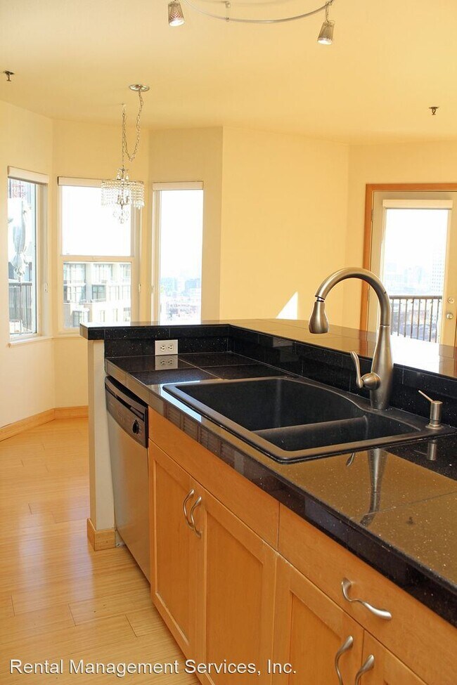Building Photo - 1 br, 1 bath House - 212 NW Uptown Terrace...