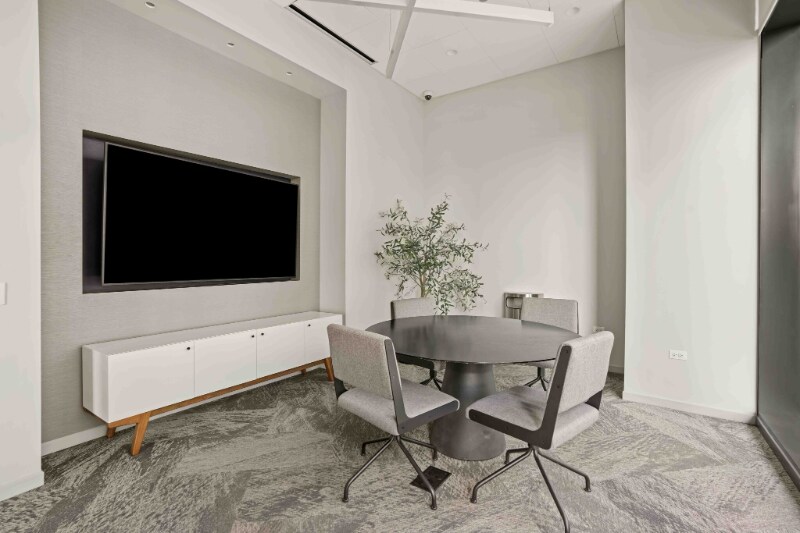 Building Photo - 2100 S Wabash Ave