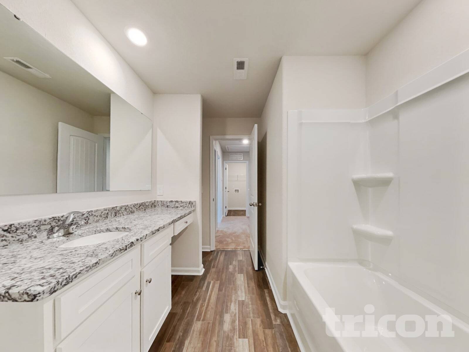 Building Photo - 2118 Southlea Dr