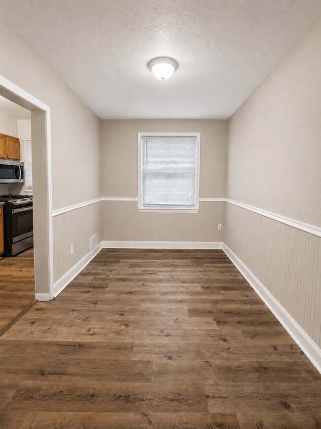 Building Photo - 8204 Kavanagh Rd