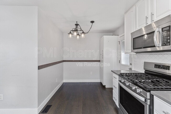 Building Photo - 1010 Newton St