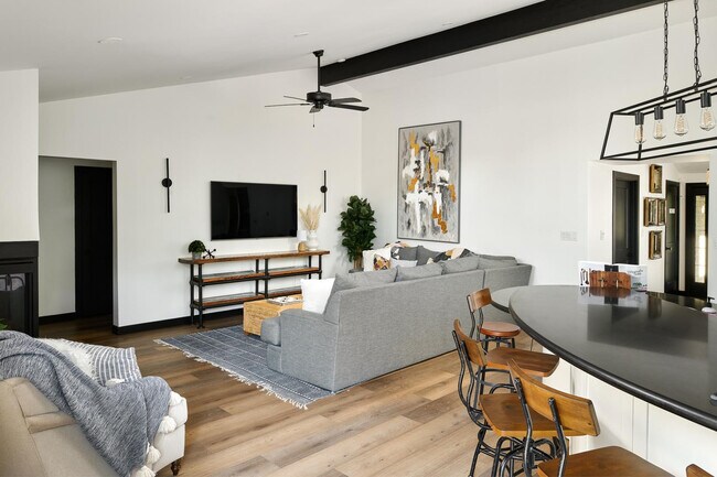Building Photo - 5952 E Calle Tuberia