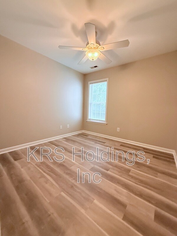 Building Photo - 613 Flaherty Ave