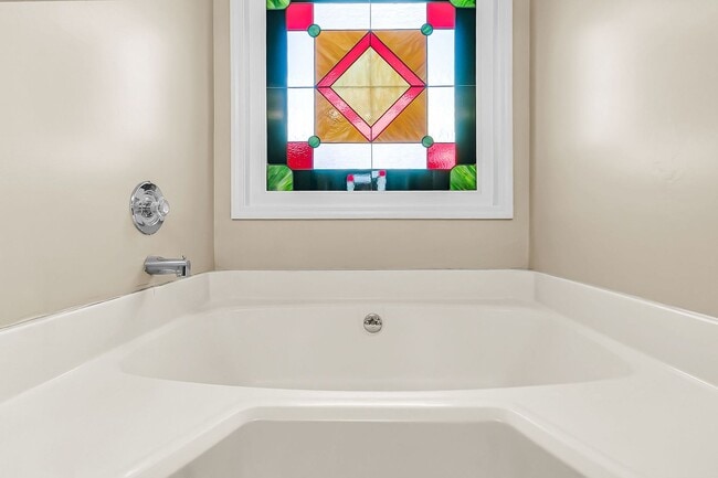 Building Photo - Completely Refreshed 3 Bedroom 2 Bathroom ...