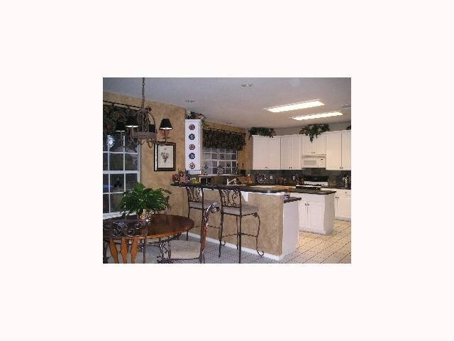 Building Photo - 2103 Dagama Dr