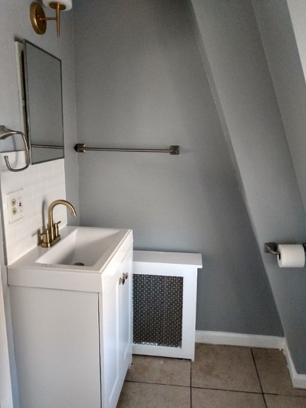 Building Photo - 497 Tremont Ave