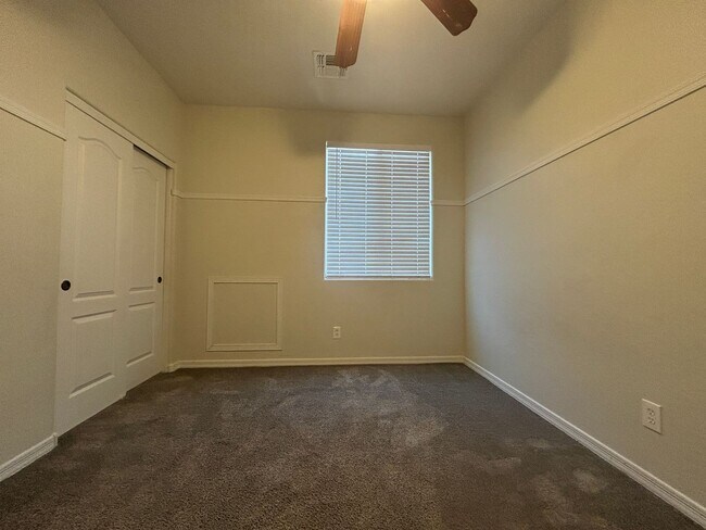 Building Photo - 4425 E Los Altos Dr