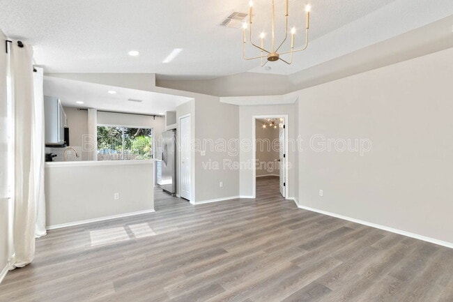 Building Photo - 6438 Tidewave St