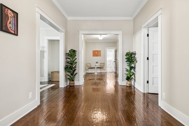 Building Photo - 920 Silverdene Pl