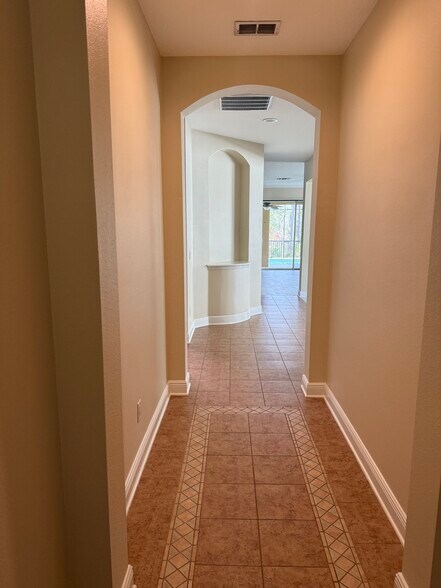 Building Photo - 7530 Colbury Ave