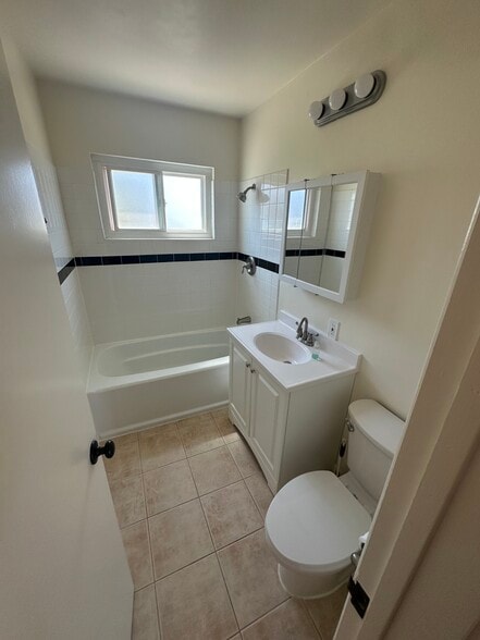 Bathroom - 2670 Montclair St