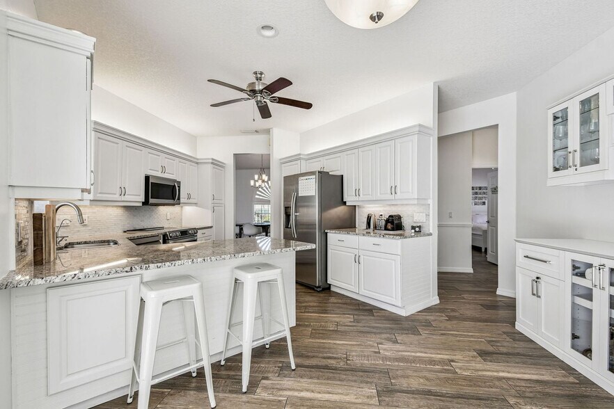 Building Photo - 423 Bellini Cir