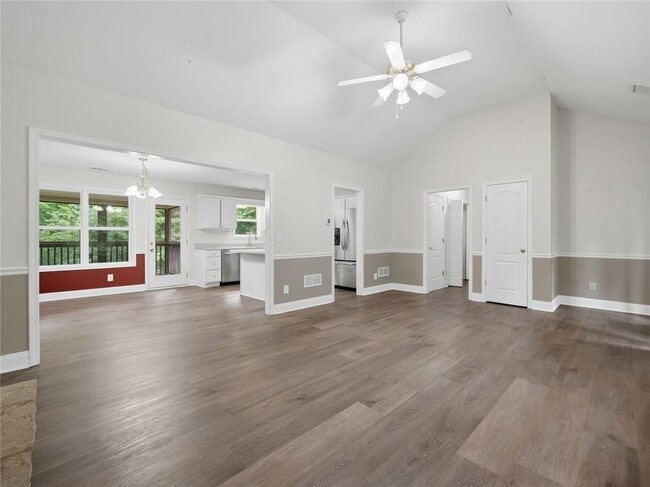 Building Photo - 166 Cove Hill