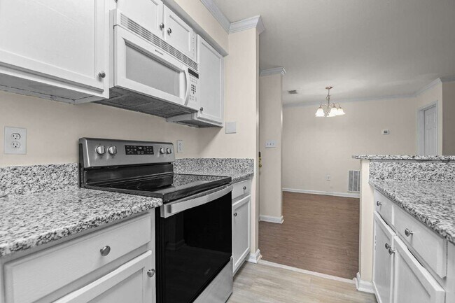 Building Photo - 3115 Pine Heights Dr NE