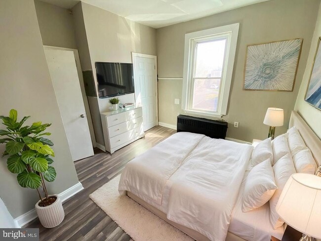 Building Photo - 2930 Frankford Ave