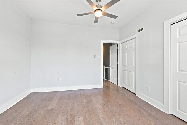 Building Photo - 5515 Catharine St