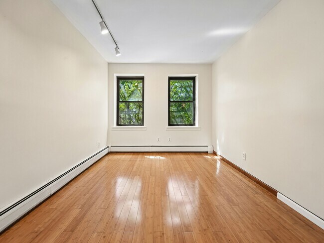 Building Photo - 121 Garrison Ave