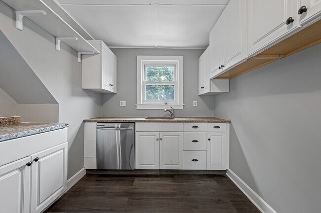 Building Photo - 50 Ruggles St