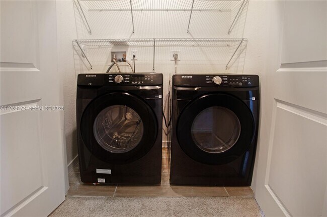 Building Photo - 846 SE 19th St