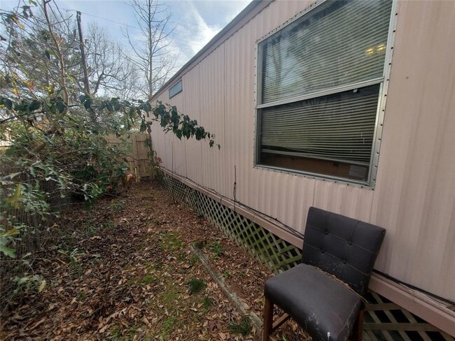 Building Photo - 142 Aspen