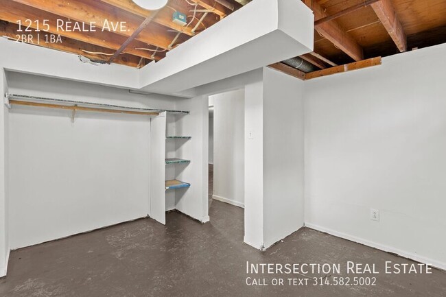 Building Photo - 1215 Reale Ave