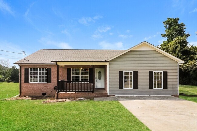 Primary Photo - 156 Cook Rd NW