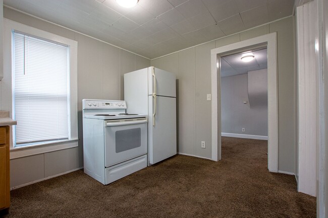 Building Photo - 1 Bedroom / 1 Bath Tiny House in Blair!