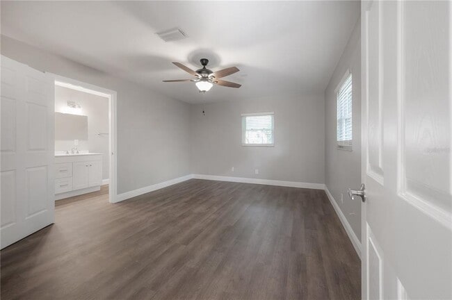 Building Photo - 6901 S Fitzgerald St