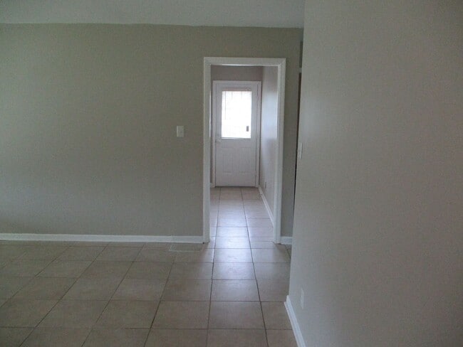 Building Photo - Updated 4 Bedroom Ranch in South Augusta