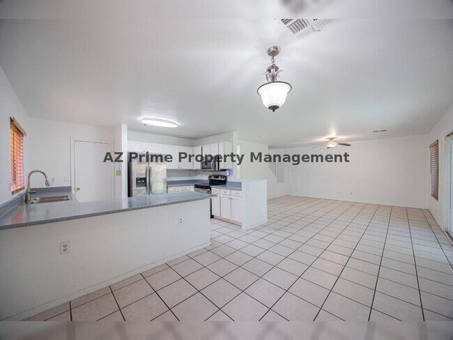 Building Photo - 11595 W Holly St