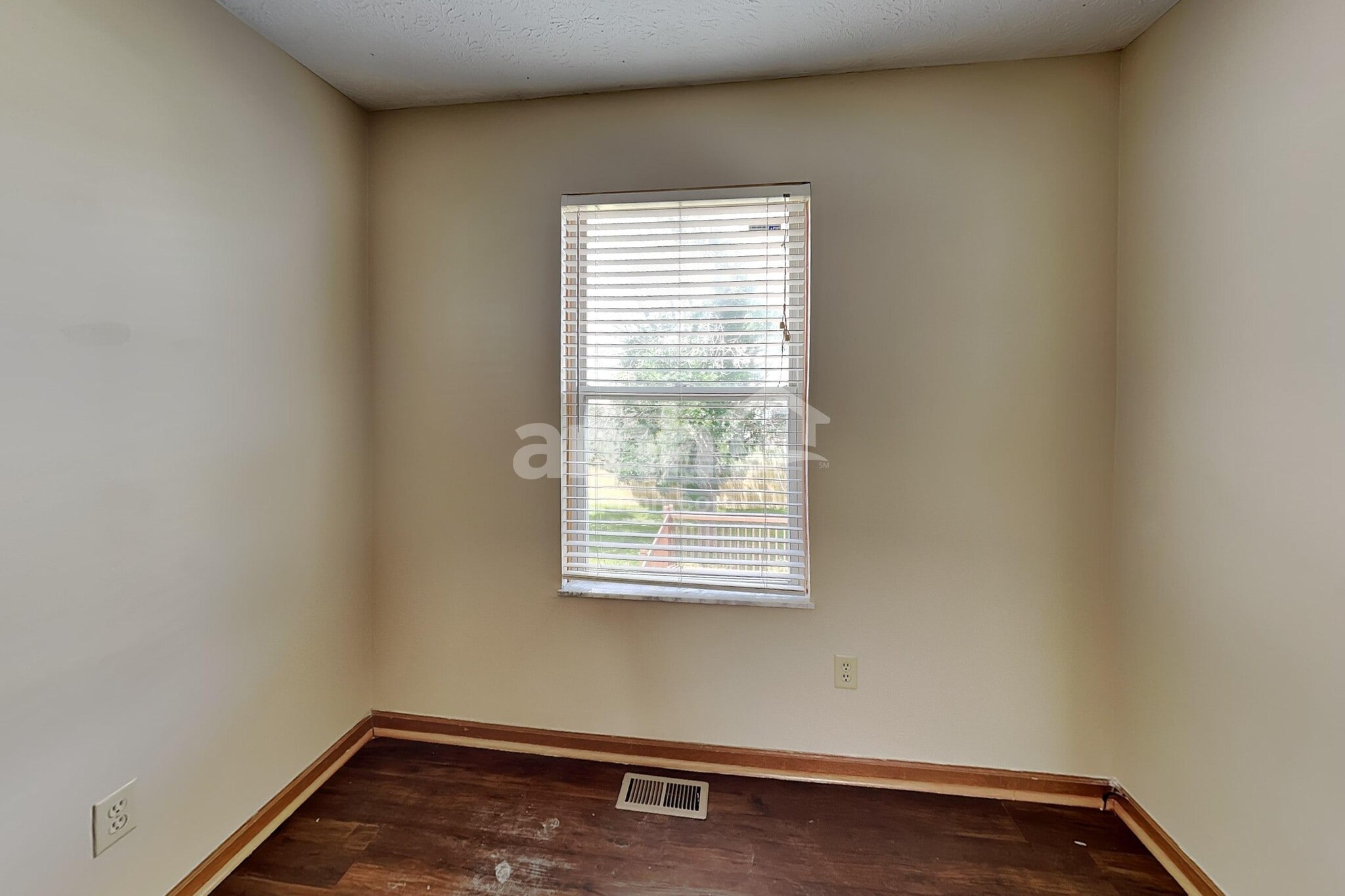 Building Photo - 2759 Beal Dr