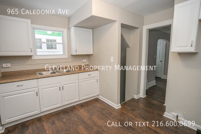 Building Photo - 965 Caledonia Ave