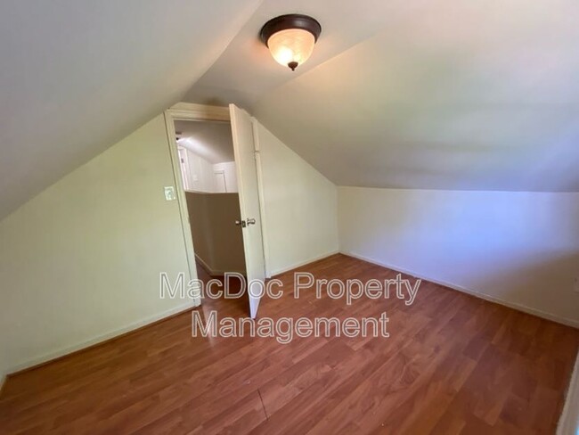 Building Photo - 188 Mansfield St