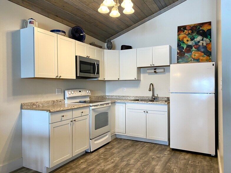 Furnished Kitchen - 125 Water St