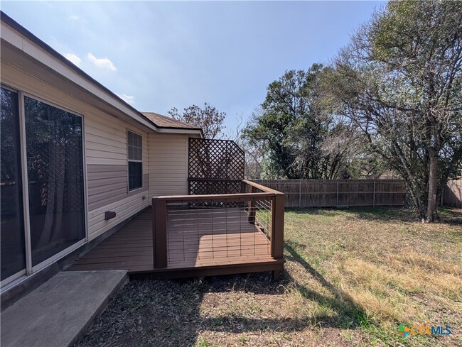 Building Photo - 1013 Misty Acres Dr