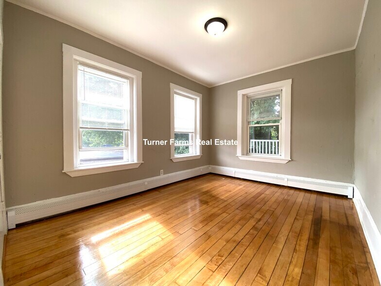 Building Photo - 270 Bowdoin St