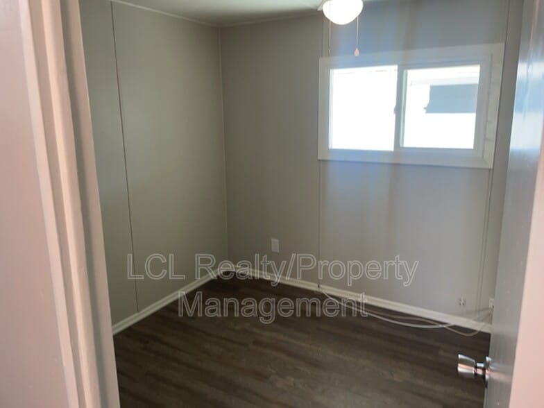 Building Photo - 650 San Jose Dr