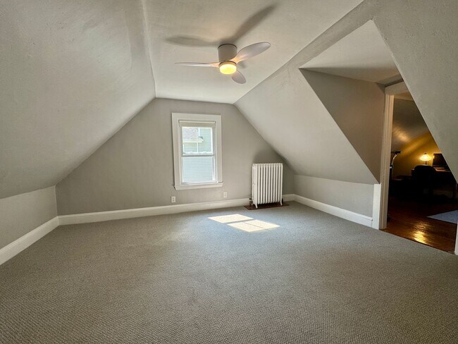 Building Photo - 3BD/1.5BA South Portland Single Family Home!! W/D In-Unit & Storage in Basement & Shed! Available...