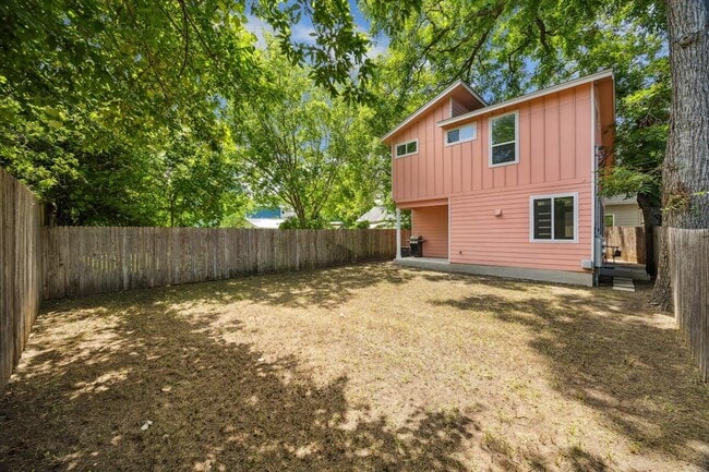 Building Photo - 2708 Willow St
