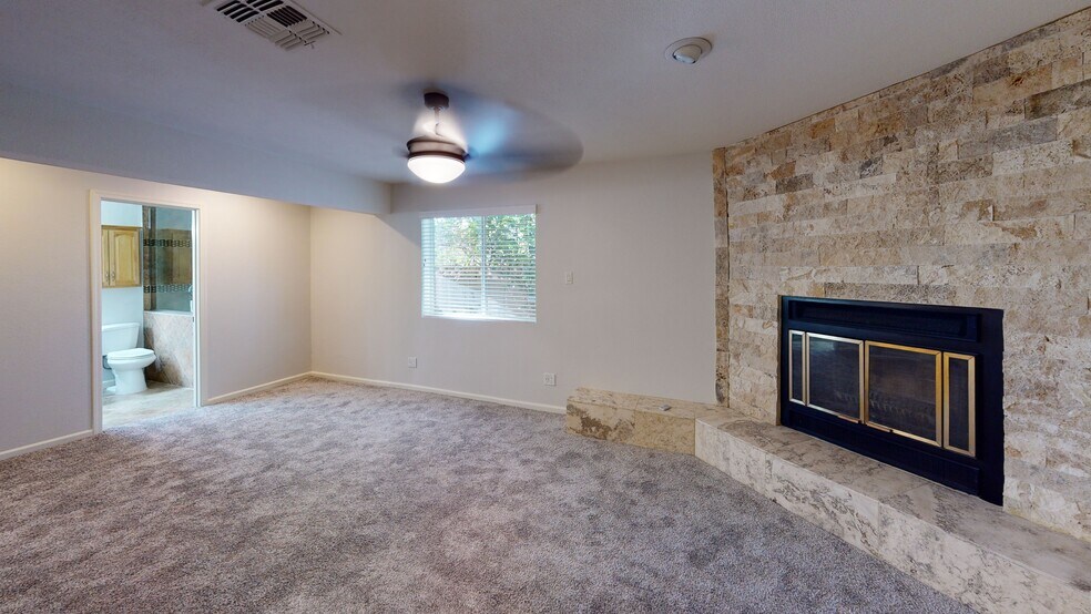 Building Photo - 1206 E Redfield Rd