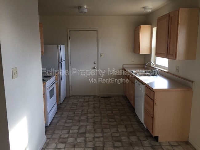 Building Photo - 707 Lee Dr