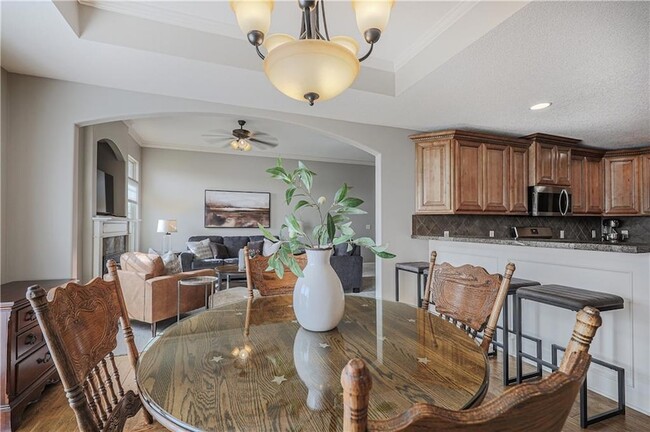 Building Photo - 5029 Woodstock Ct